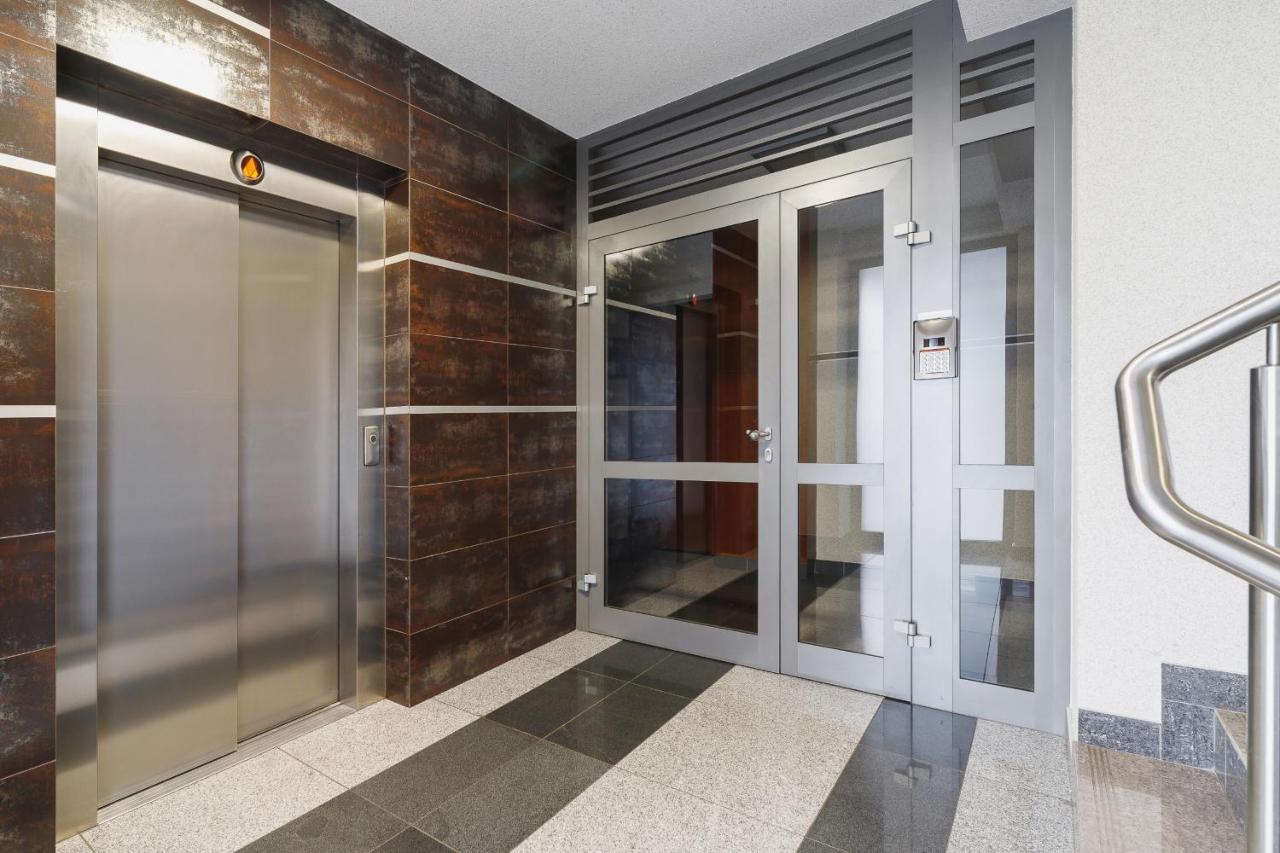Apartments Krakow Wislane Tarasy By Noclegi Renters Bagian luar foto
